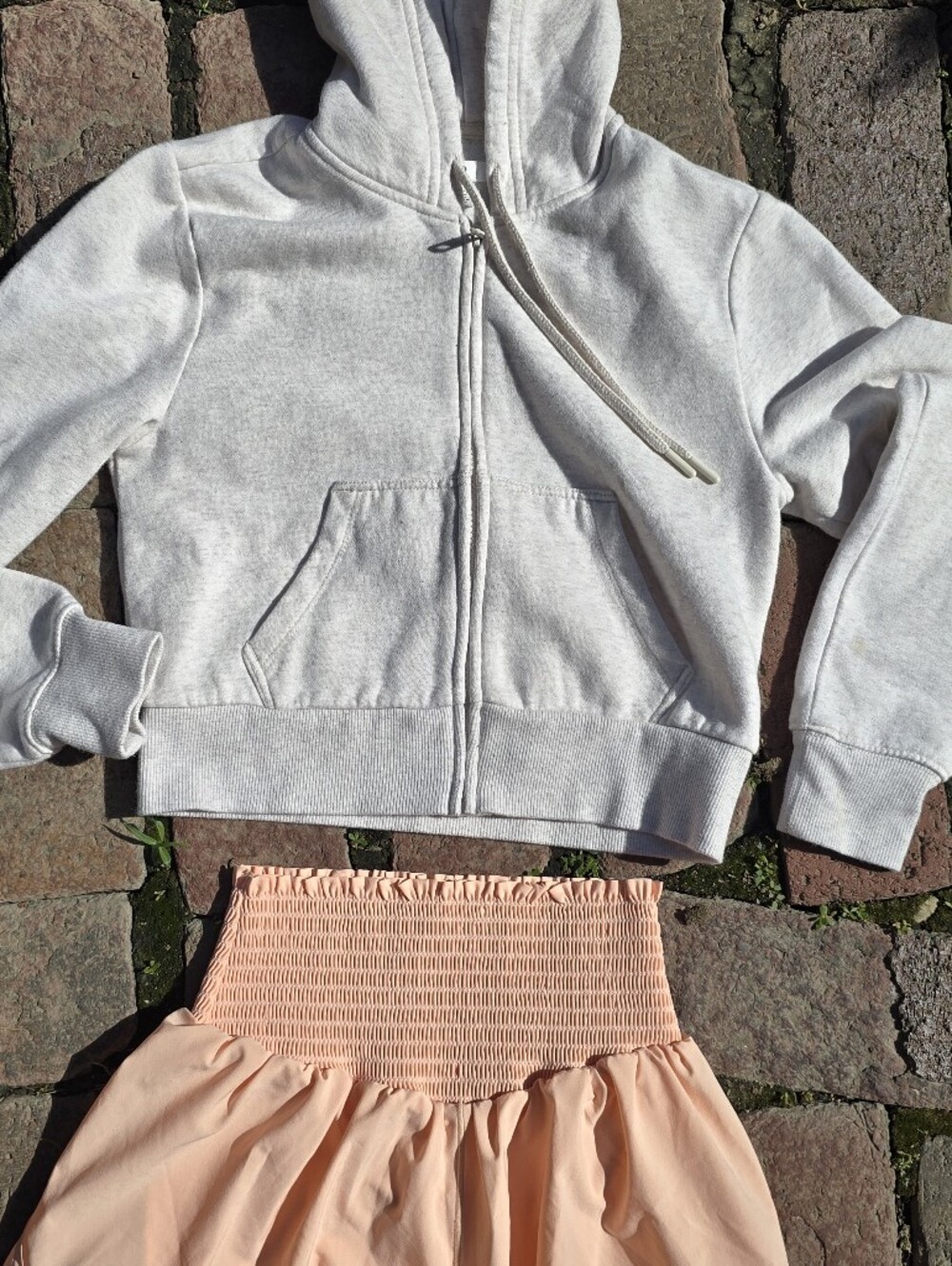 Offline High Waisted Peach Athletic Shorts And Cropped BP Zip Up Set Athletic - Picture 2 of 9